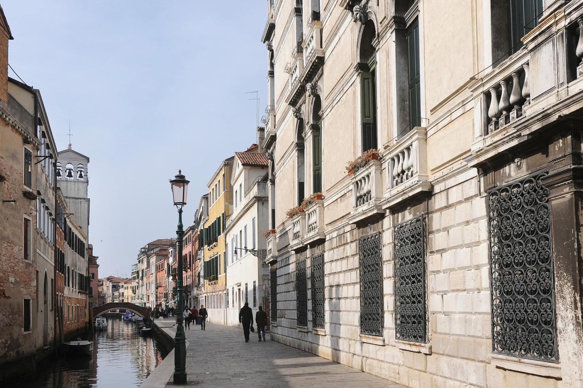Ca Lezze Bell'Appartamento Nel Cuore Di Venezia Екстериор снимка