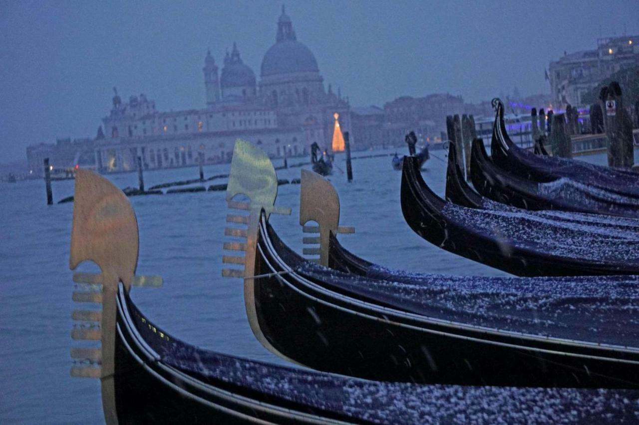 Ca Lezze Bell'Appartamento Nel Cuore Di Venezia Екстериор снимка